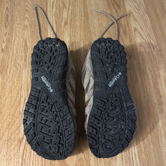 COLUMBIA HIKING SHOES SIZE 7 - Picture 7 of 7